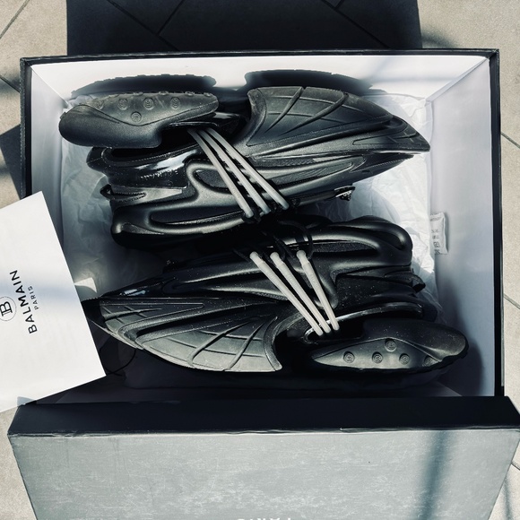 *IN BOX* Rare Balmain Black Unicorn • Size Men’s 13